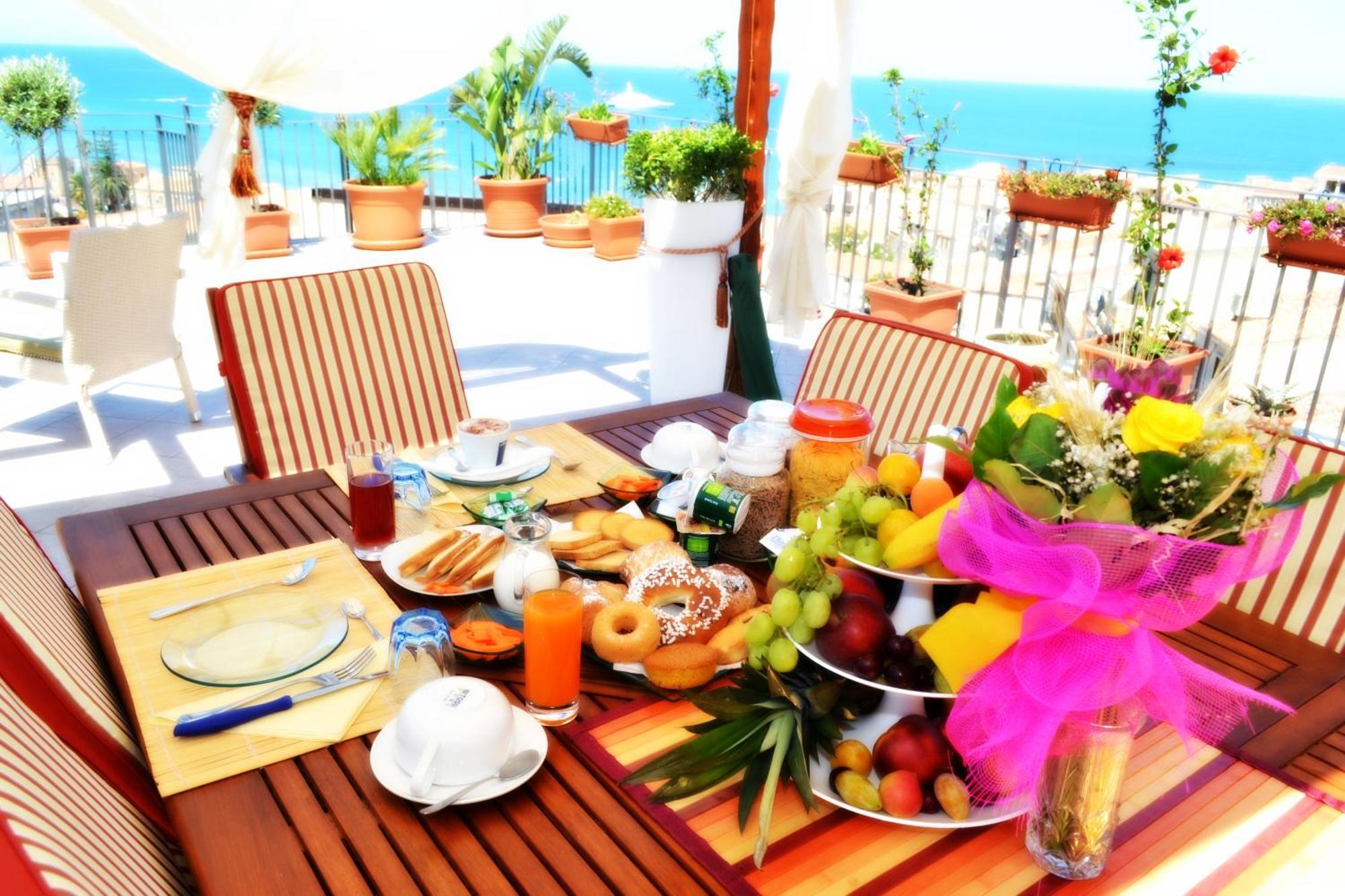 Scirocco Bed & Breakfast Cefalu Bagian luar foto