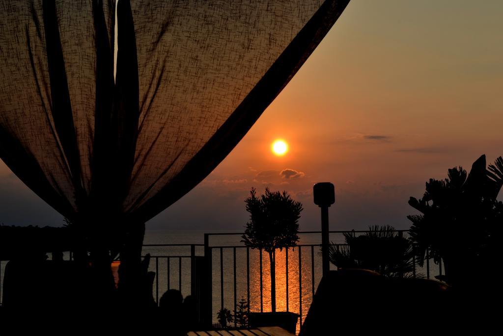 Scirocco Bed & Breakfast Cefalu Bagian luar foto