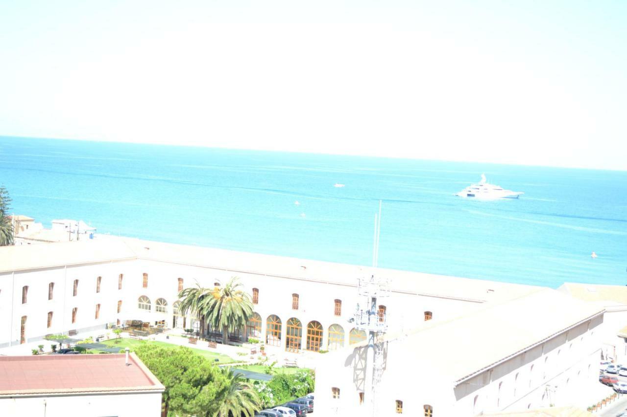 Scirocco Bed & Breakfast Cefalu Bagian luar foto